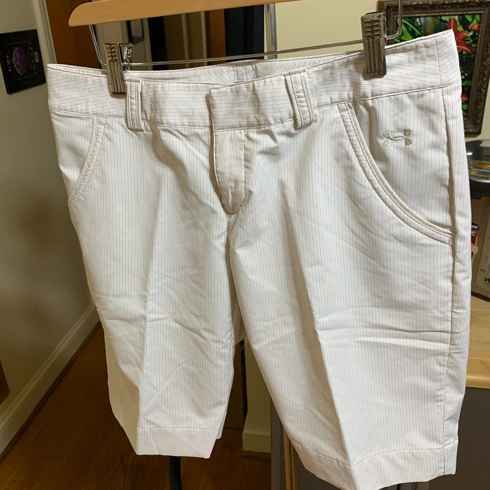 Ladies UnderArmour shorts sz 4